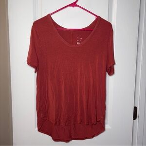 Women’s a new day Rust Red Short Sleeve V-Neck Tee Size: M